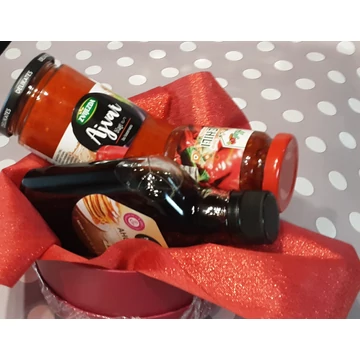 DELIKÁTCSOMAG  PIROS  DOBOZBAN