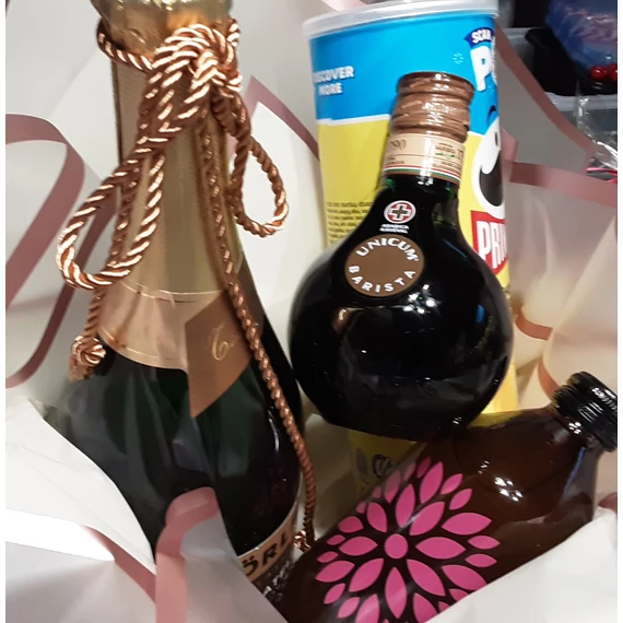 PARTYKOSÁR  KOMBUCHÁVAL