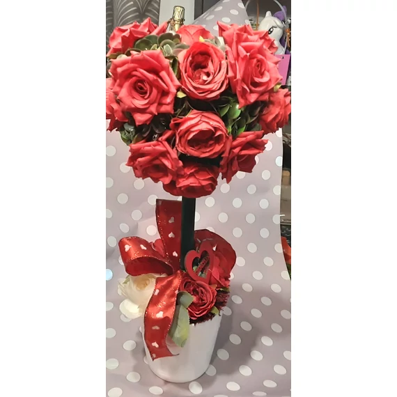 PIROS  SZÍV  ALAKÚ  RÓZSAFA  