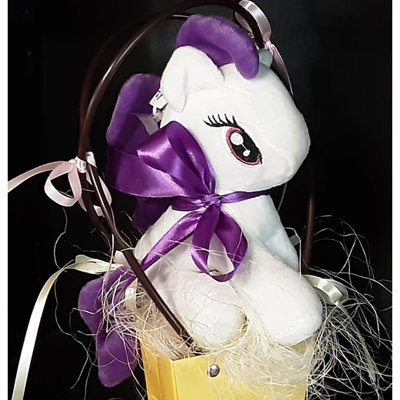 BALLAGÁSRA,  PONI  FEHÉR  PLÜSS  FIGURA  TÁSKÁBAN  20  ×  20  CM